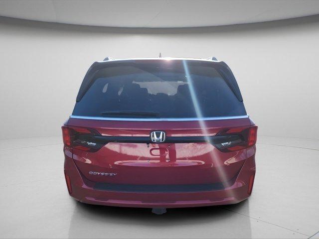 Photo of 2026 Radiant Red Metallic II Honda Odyssey