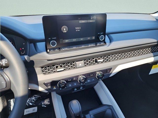 Photo of 2025 Platinum White Pearl Honda Accord