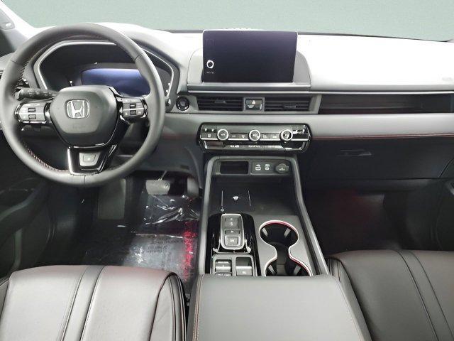 Photo of 2025 Platinum White Pearl Honda Pilot