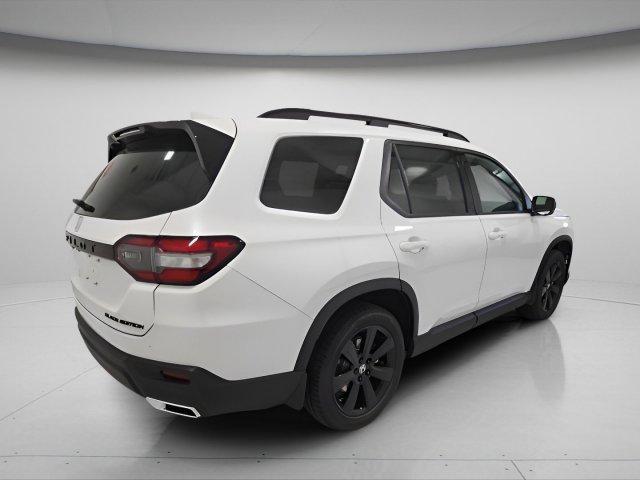 Photo of 2025 Platinum White Pearl Honda Pilot