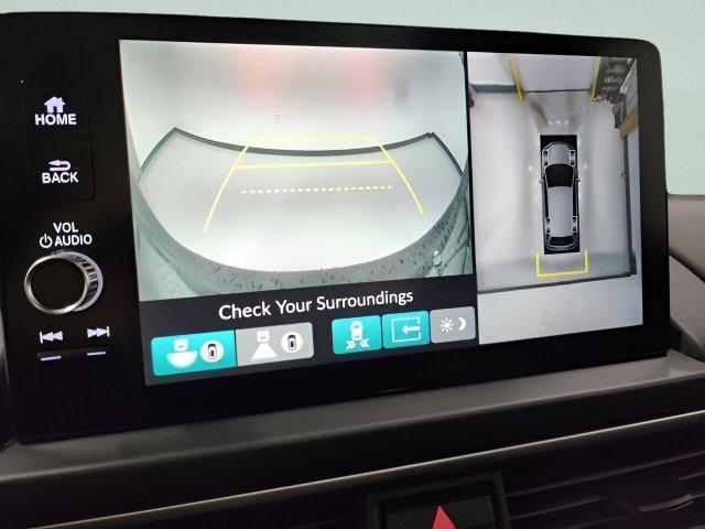Photo of 2025 Platinum White Pearl Honda Pilot