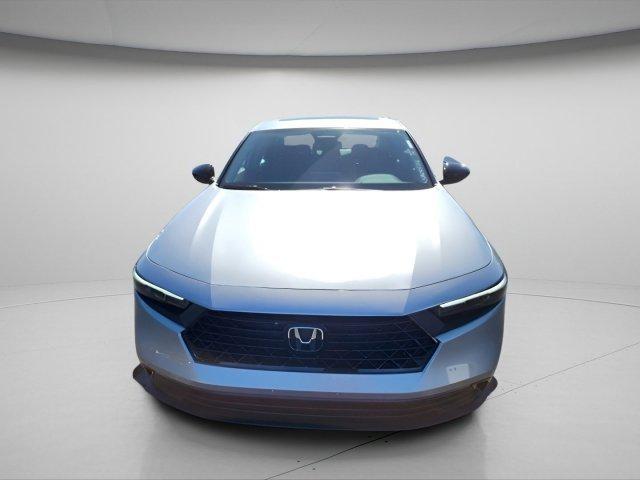 Photo of 2025 Solar Silver Metallic Honda Accord