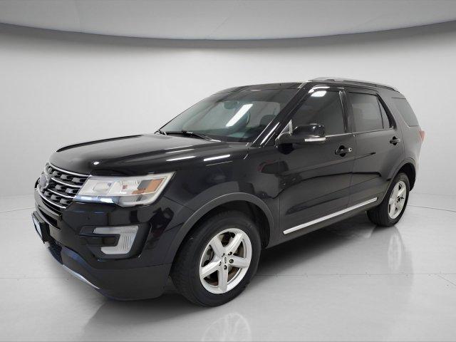 Photo of 2017 Shadow Black Ford Explorer
