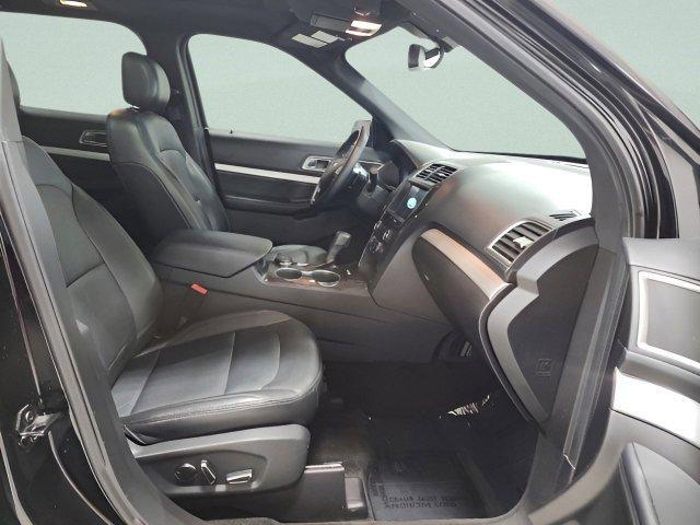 Photo of 2017 Shadow Black Ford Explorer