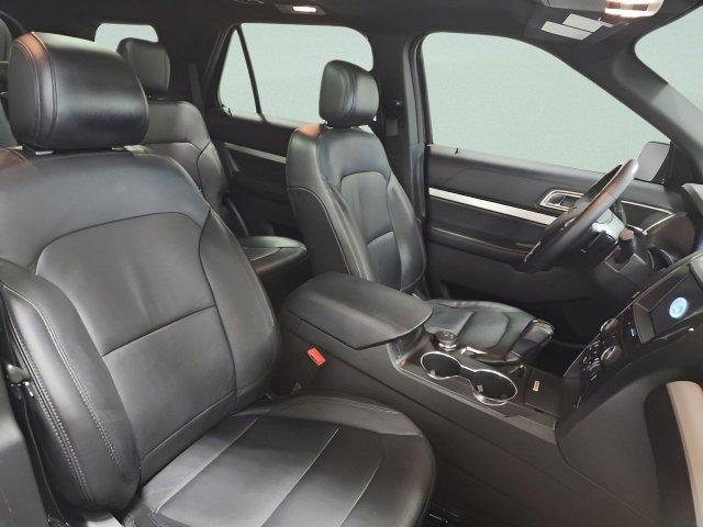 Photo of 2017 Shadow Black Ford Explorer