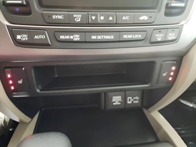 Photo of 2019 Deep Scarlet Pearl Honda Pilot
