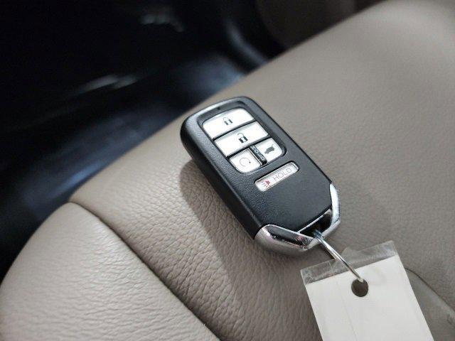 Photo of 2019 Deep Scarlet Pearl Honda Pilot