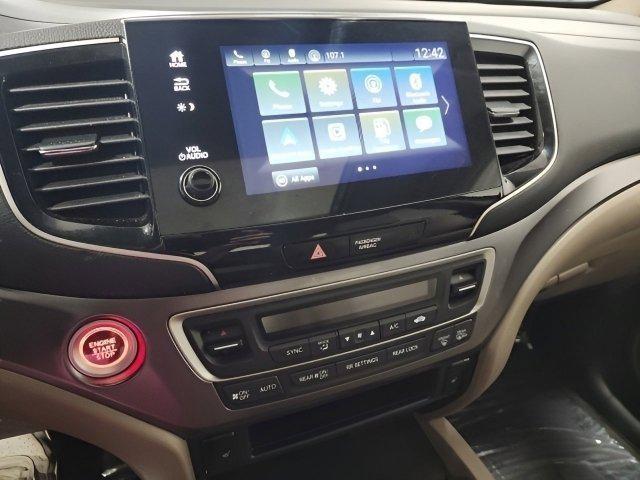 Photo of 2019 Deep Scarlet Pearl Honda Pilot