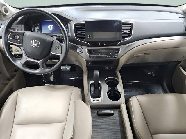 Photo of 2019 Deep Scarlet Pearl Honda Pilot