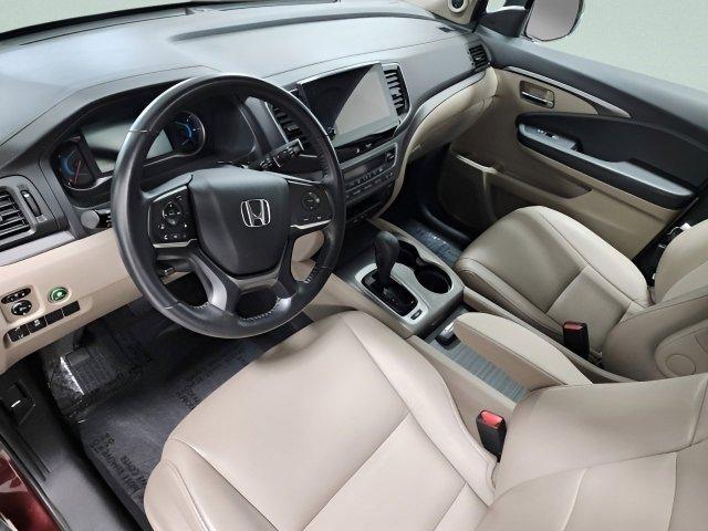 Photo of 2019 Deep Scarlet Pearl Honda Pilot
