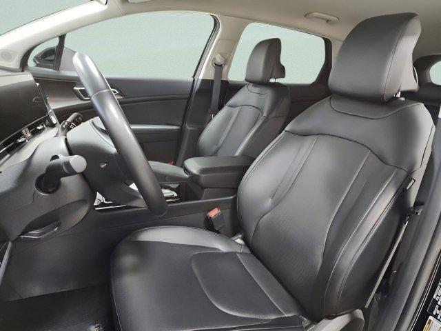 Photo of 2023 Ebony Black Kia Sportage