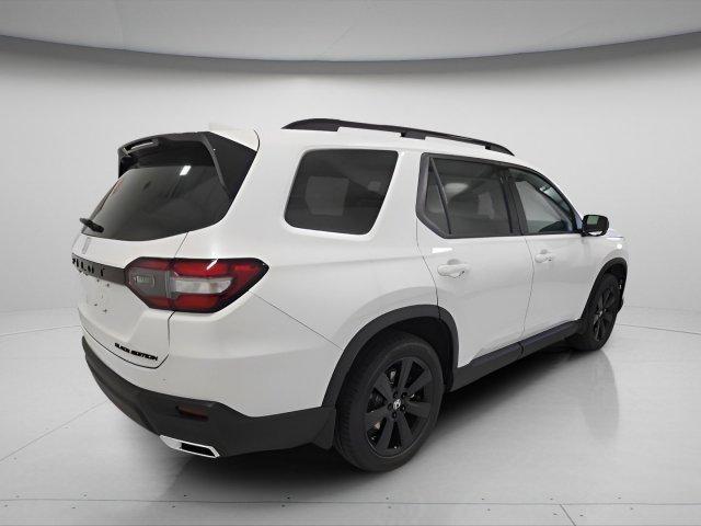 Photo of 2025 Platinum White Pearl Honda Pilot