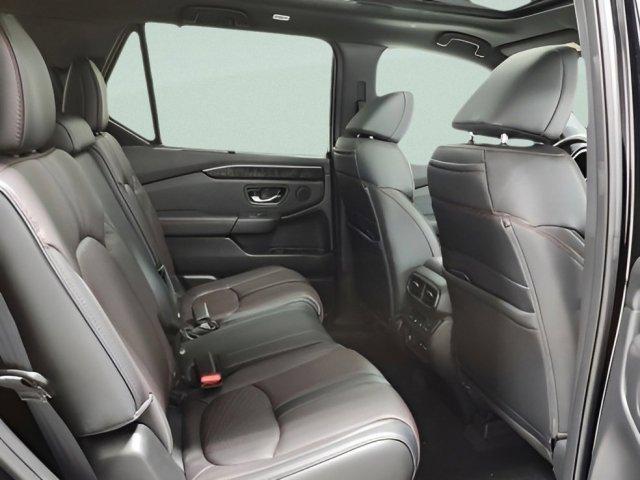 Photo of 2025 Platinum White Pearl Honda Pilot
