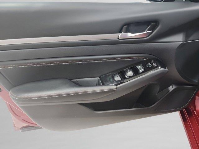 Photo of 2023 Scarlet Ember Tintcoat Nissan Altima