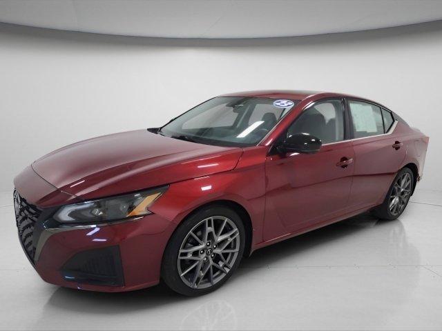 Photo of 2023 Scarlet Ember Tintcoat Nissan Altima