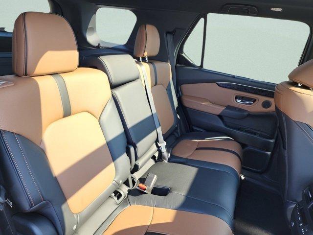 Photo of 2026 Crystal Black Pearl Honda Passport