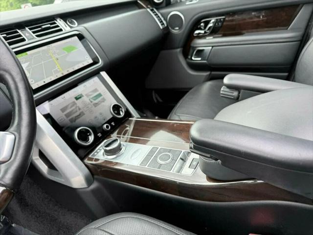 Photo of 2019 Fuji White Land Rover Range Rover