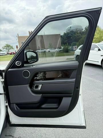 Photo of 2019 Fuji White Land Rover Range Rover