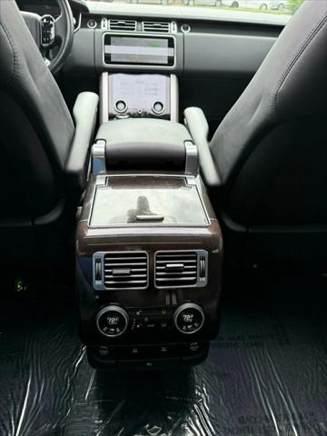 Photo of 2019 Fuji White Land Rover Range Rover