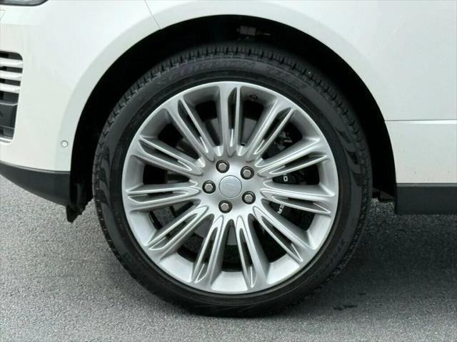 Photo of 2019 Fuji White Land Rover Range Rover