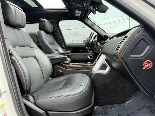 Photo of 2019 Fuji White Land Rover Range Rover