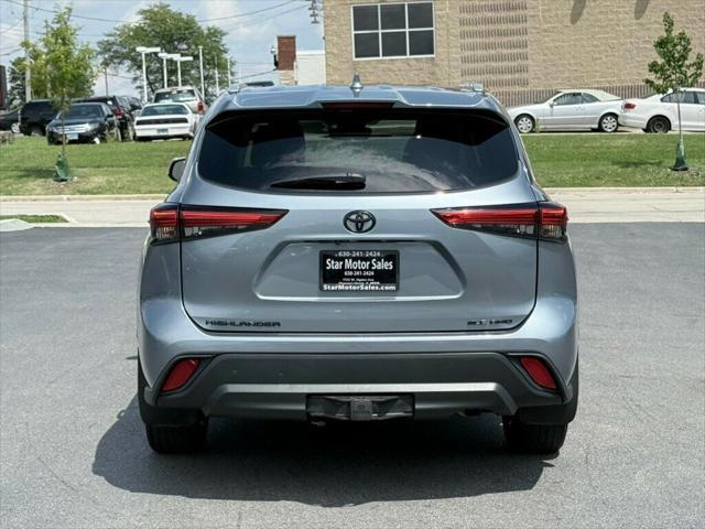 Photo of 2022 Moon Dust Toyota Highlander
