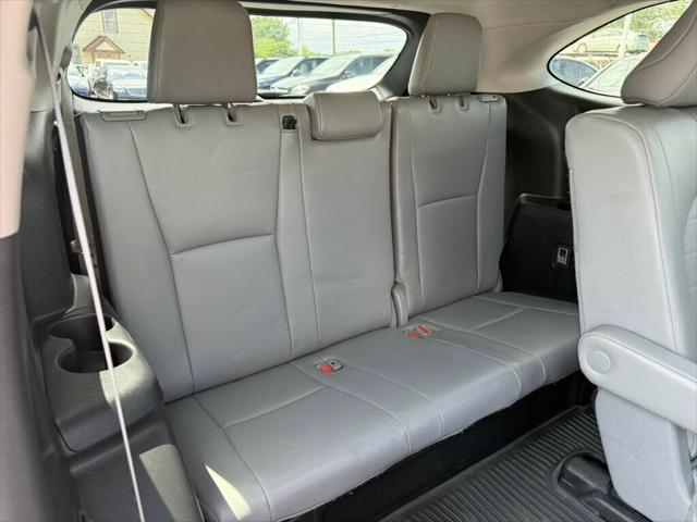 Photo of 2022 Moon Dust Toyota Highlander