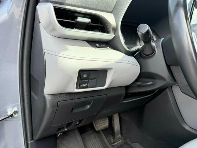 Photo of 2022 Moon Dust Toyota Highlander