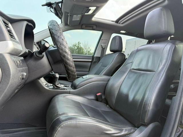 Photo of 2015 Attitude Black Metallic Toyota Highlander