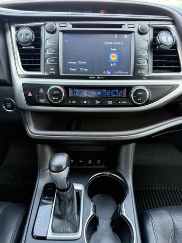 Photo of 2015 Attitude Black Metallic Toyota Highlander