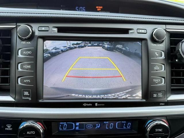 Photo of 2015 Attitude Black Metallic Toyota Highlander