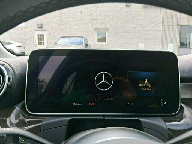 Photo of 2022 MANUFAKTUR Cardinal Red Metallic Mercedes-Benz C-Class