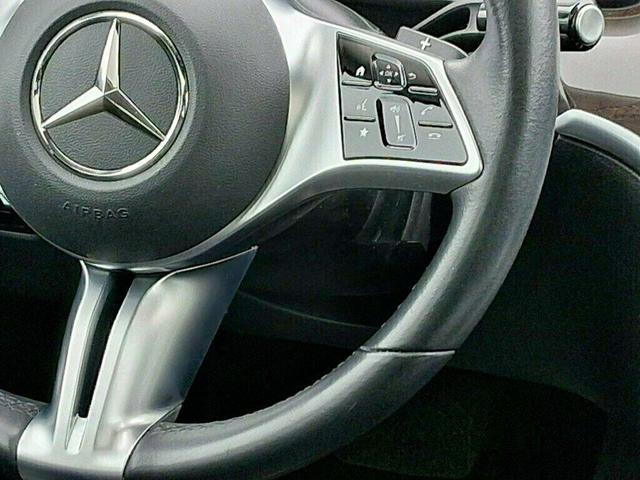 Photo of 2022 MANUFAKTUR Cardinal Red Metallic Mercedes-Benz C-Class