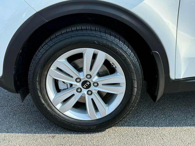 Photo of 2017 Clear White Kia Sportage