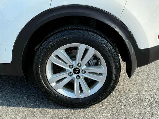 Photo of 2017 Clear White Kia Sportage