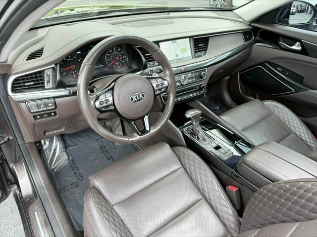 Photo of 2017 Granite Brown Kia Cadenza