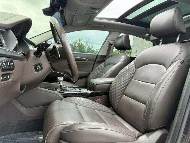 Photo of 2017 Granite Brown Kia Cadenza