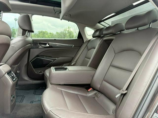 Photo of 2017 Granite Brown Kia Cadenza
