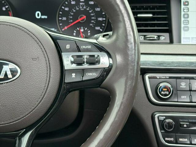 Photo of 2017 Granite Brown Kia Cadenza