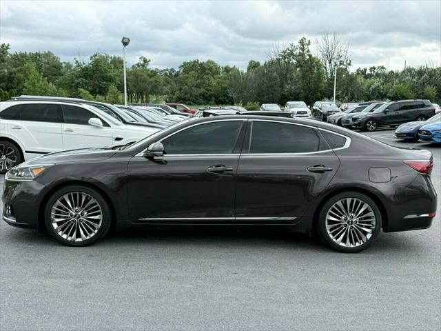 Photo of 2017 Granite Brown Kia Cadenza