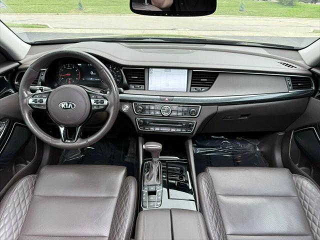 Photo of 2017 Granite Brown Kia Cadenza