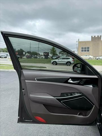 Photo of 2017 Granite Brown Kia Cadenza