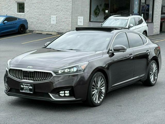 Photo of 2017 Granite Brown Kia Cadenza