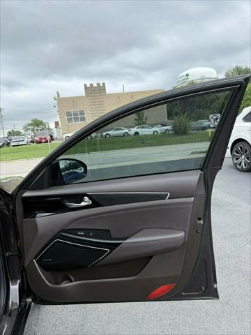 Photo of 2017 Granite Brown Kia Cadenza
