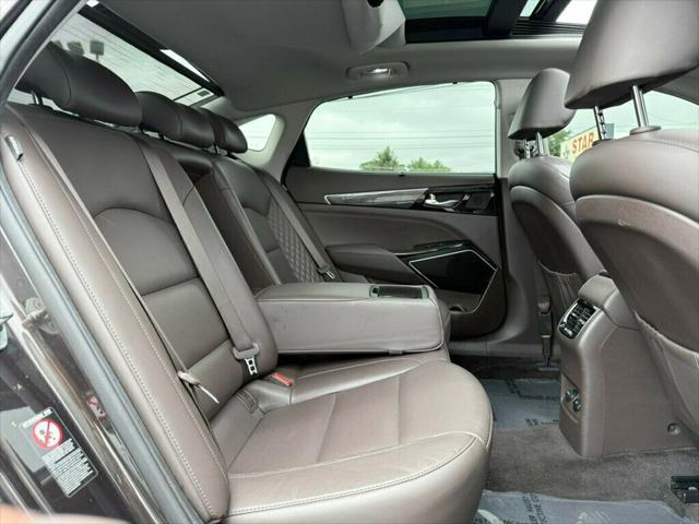 Photo of 2017 Granite Brown Kia Cadenza
