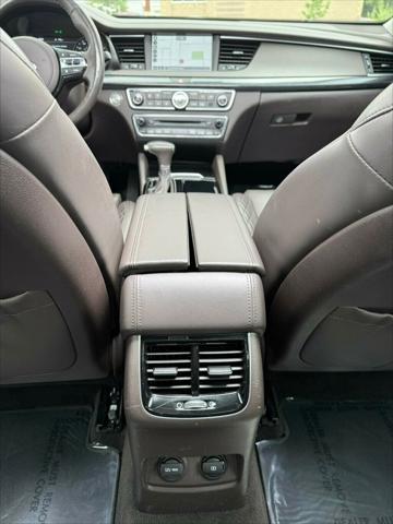 Photo of 2017 Granite Brown Kia Cadenza