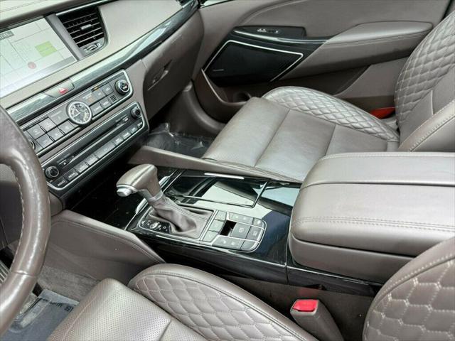 Photo of 2017 Granite Brown Kia Cadenza