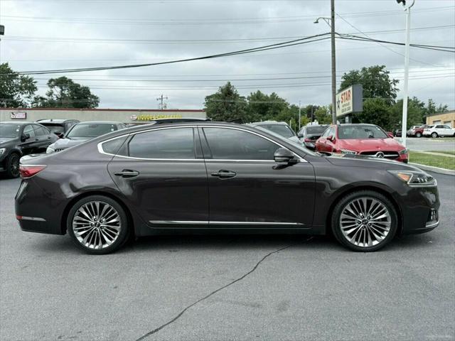 Photo of 2017 Granite Brown Kia Cadenza