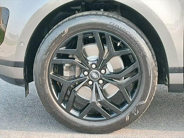 Photo of 2020 Silicon Silver Premium Metallic Land Rover Range Rover Evoque