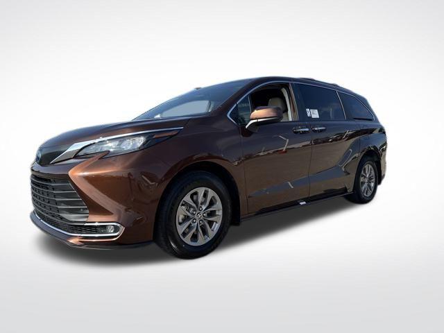 Photo of 2024 Sunset Bronze Toyota Sienna